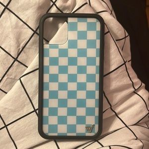 wildflower checkered iphone 11 pro case
